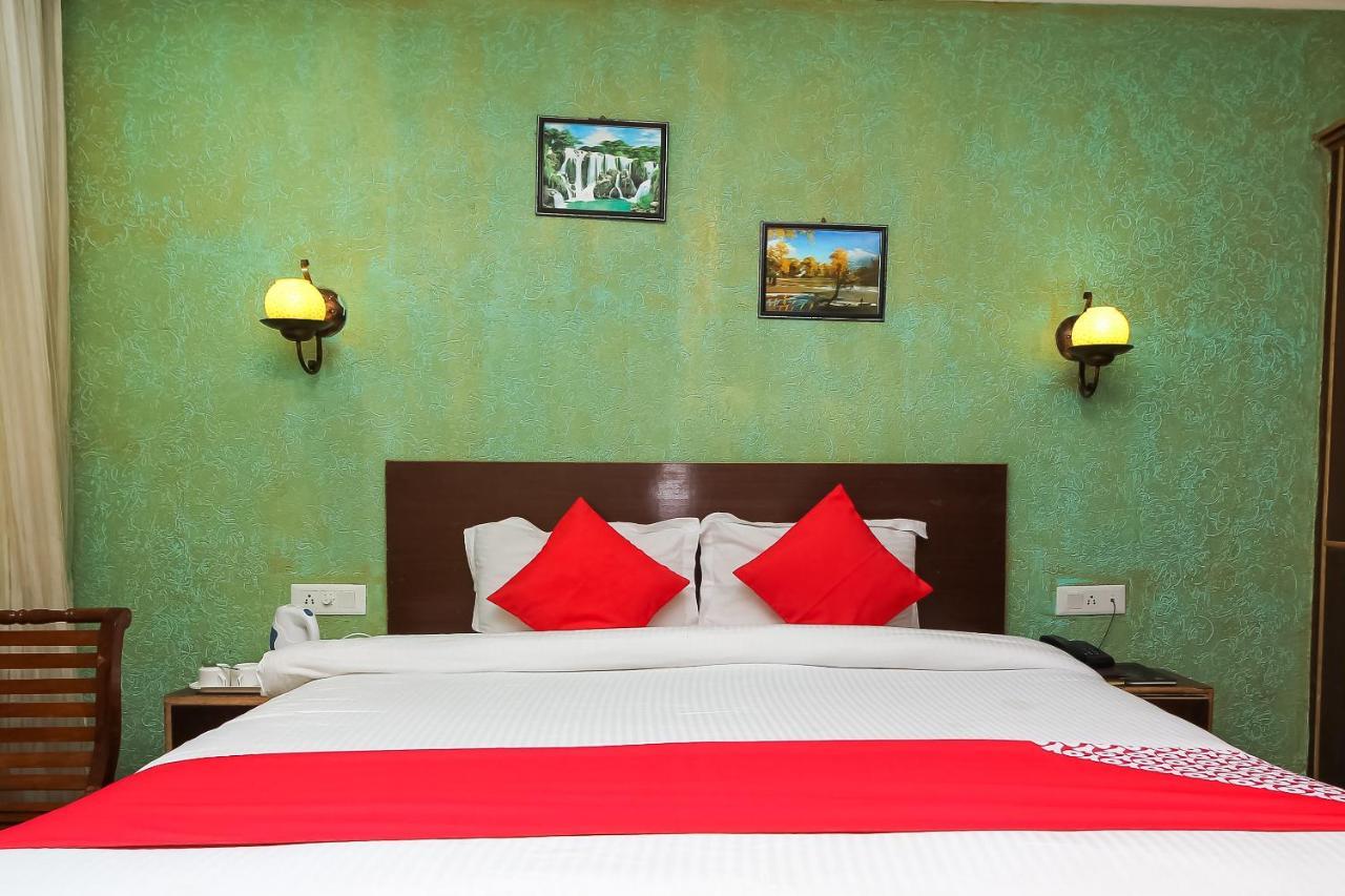 Oyo 8367 Hotel The Woodz Pālampur Exterior foto
